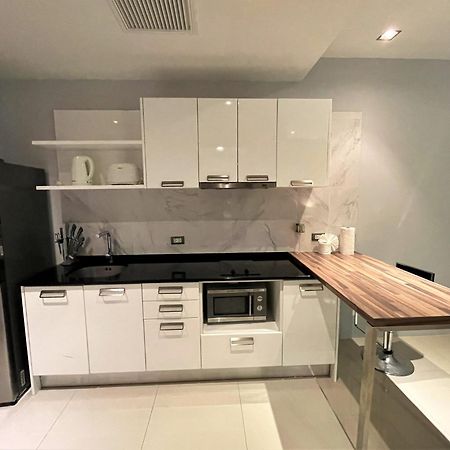 Private Apartment At Emerald Terrace Patong Exterior foto