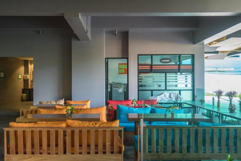 Private Apartment At Emerald Terrace Patong Exterior foto