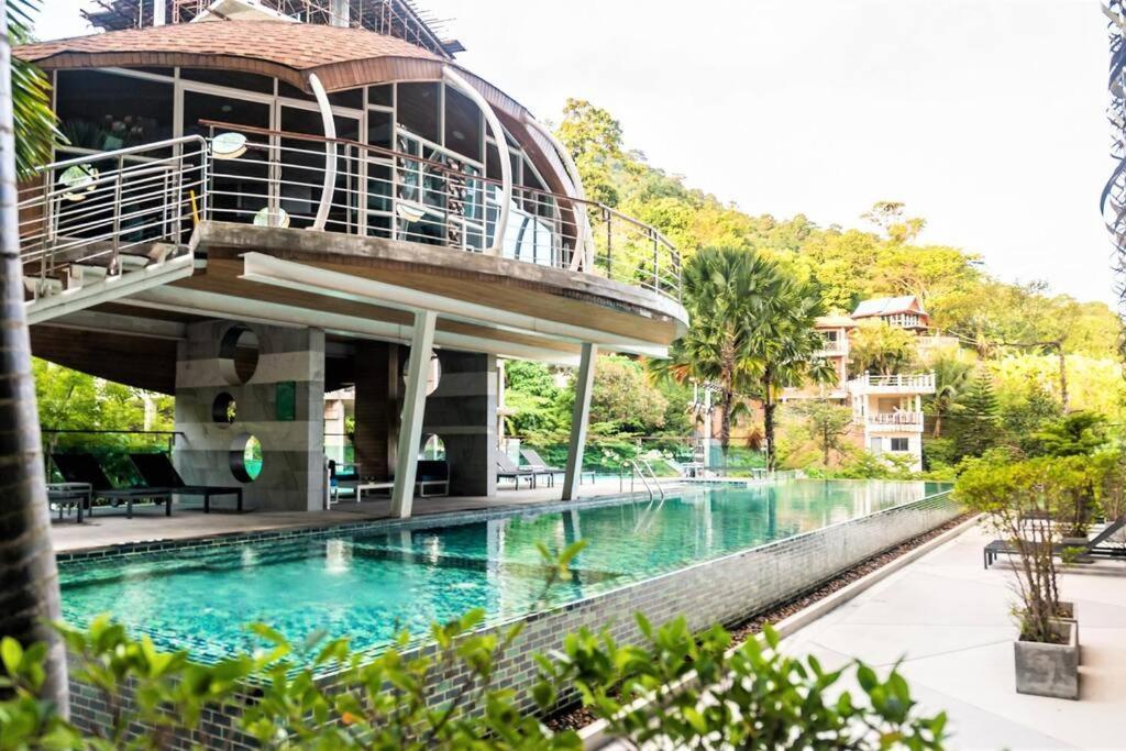 Private Apartment At Emerald Terrace Patong Exterior foto