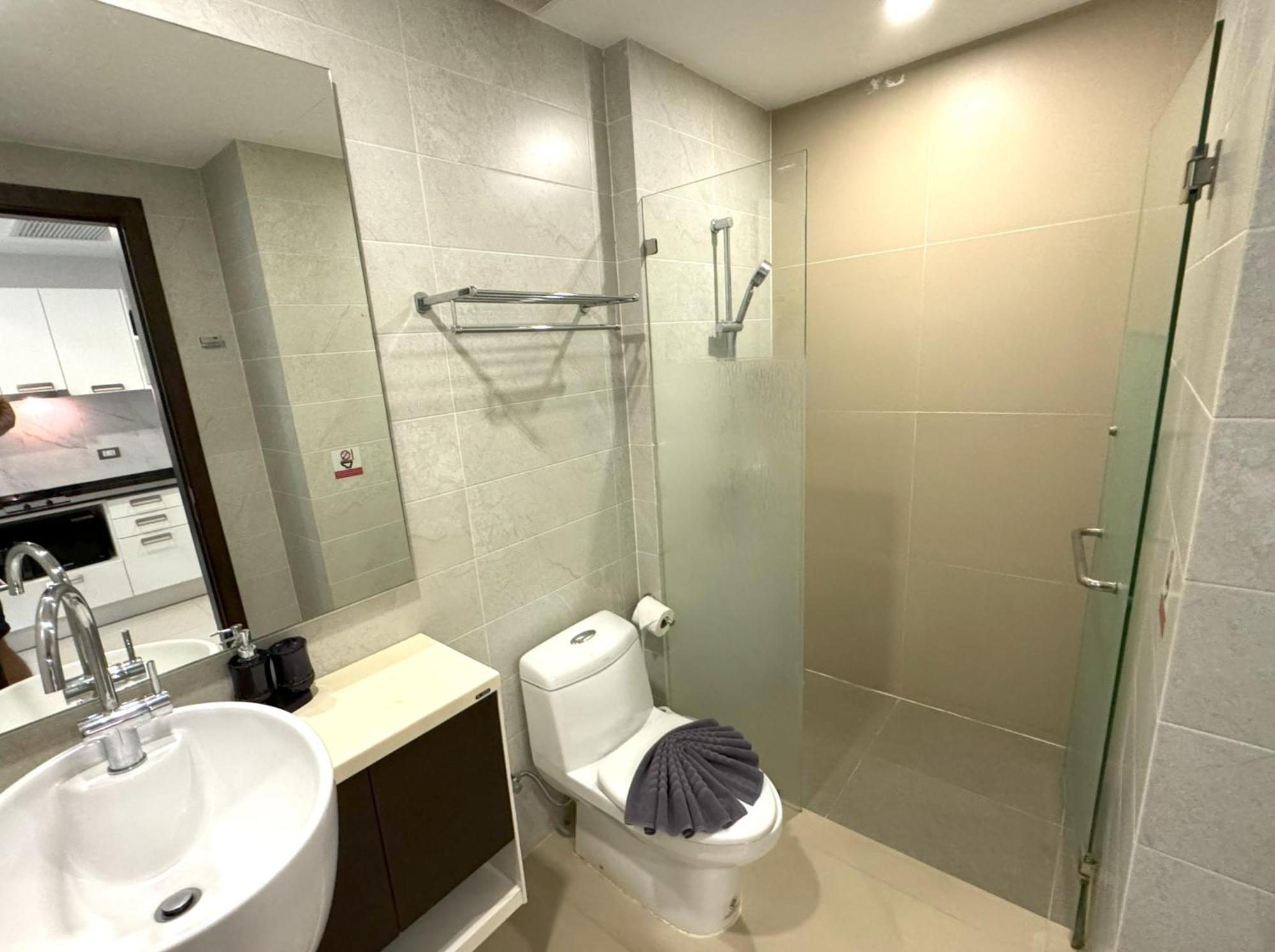 Private Apartment At Emerald Terrace Patong Exterior foto