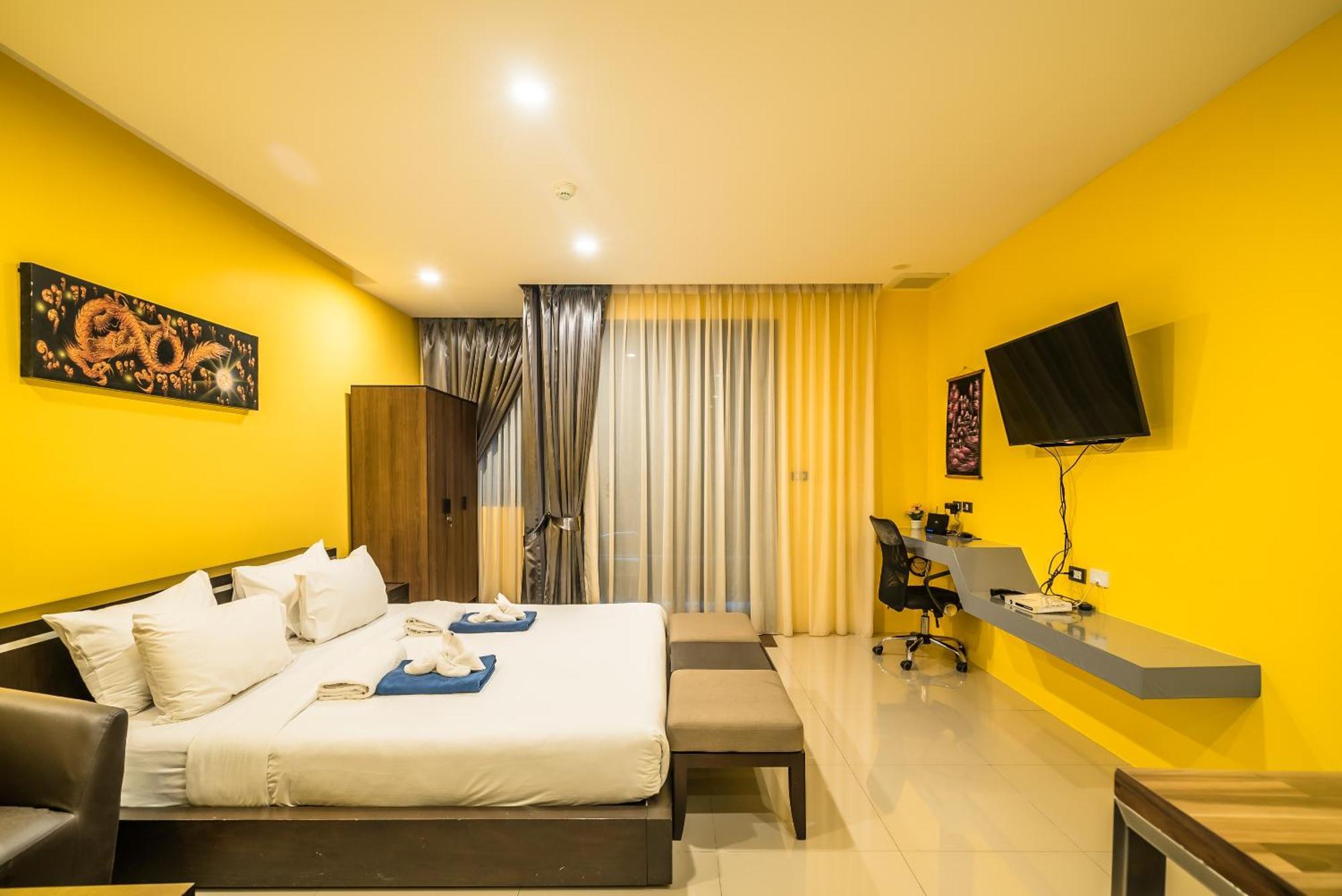Private Apartment At Emerald Terrace Patong Exterior foto